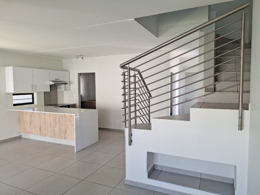 To Let 4 Bedroom Property for Rent in Broadacres Gauteng