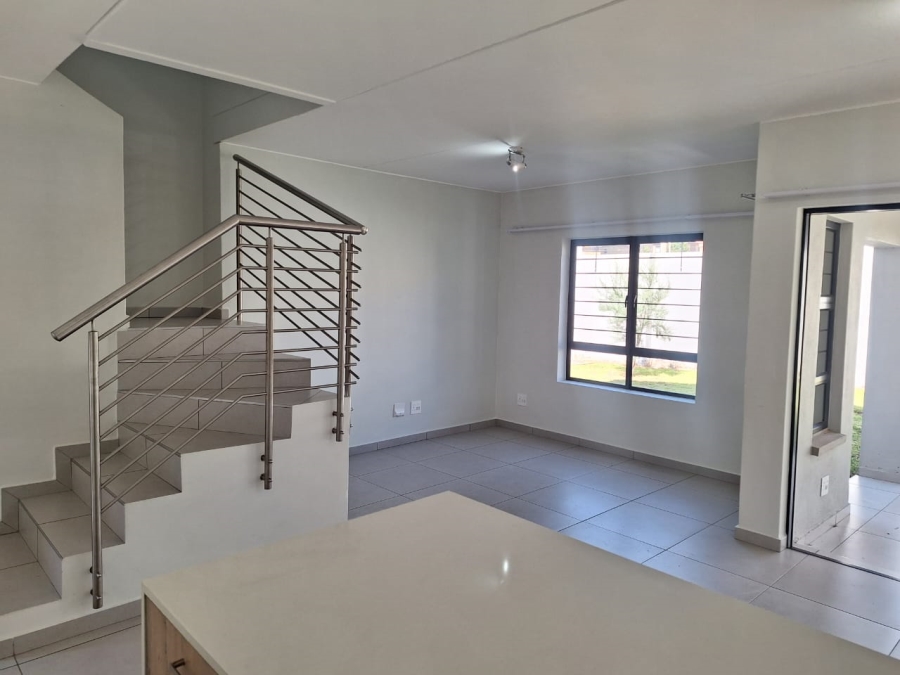 To Let 4 Bedroom Property for Rent in Broadacres Gauteng