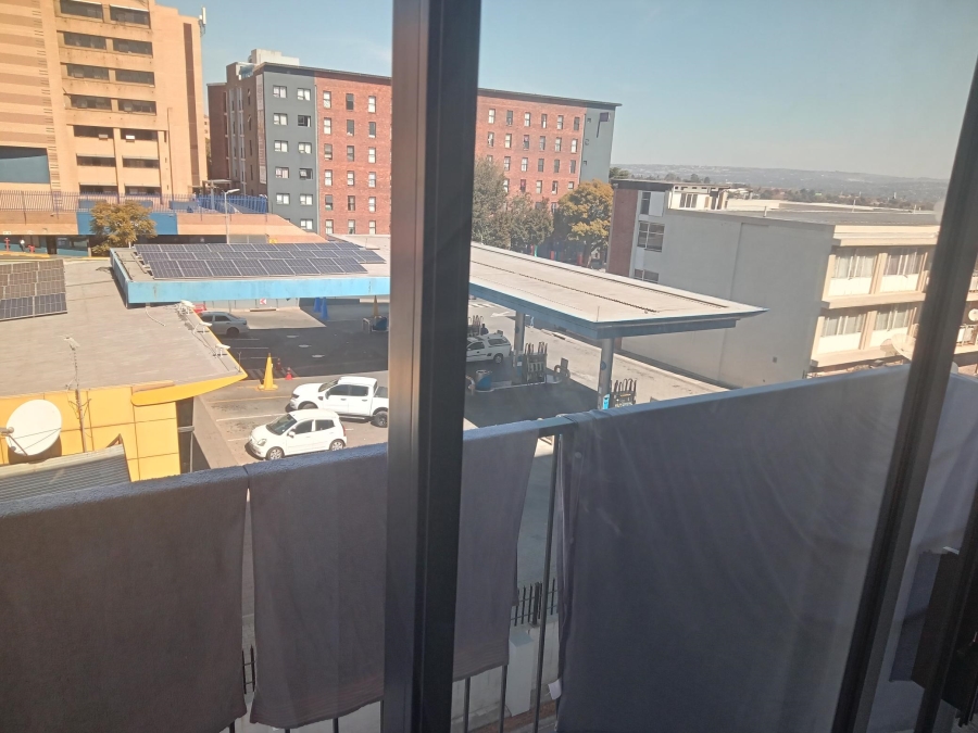 1 Bedroom Property for Sale in Ferndale Gauteng