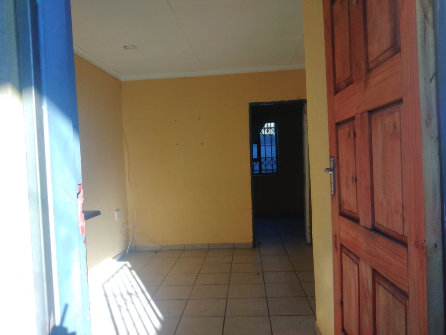 To Let 1 Bedroom Property for Rent in The Hill Gauteng