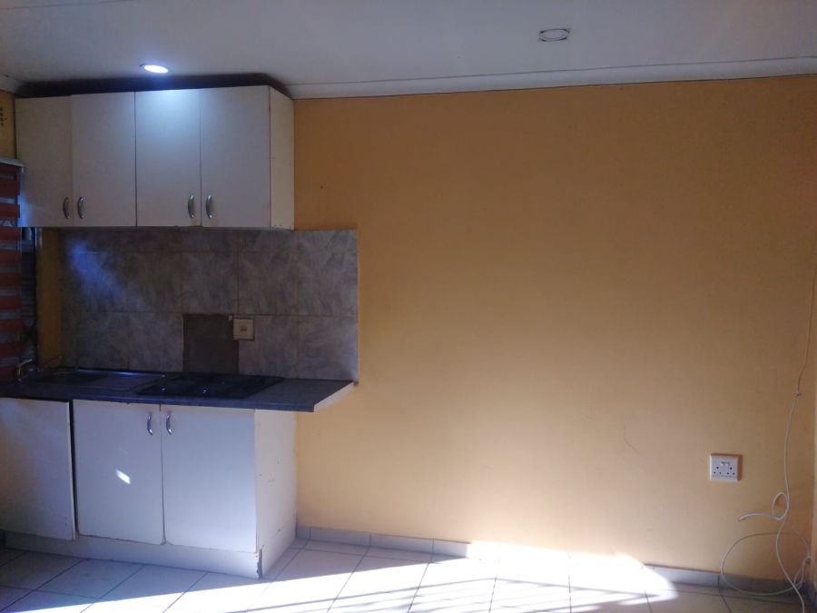 To Let 1 Bedroom Property for Rent in The Hill Gauteng