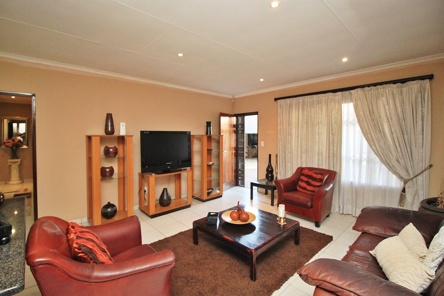 To Let 3 Bedroom Property for Rent in Marlands Gauteng