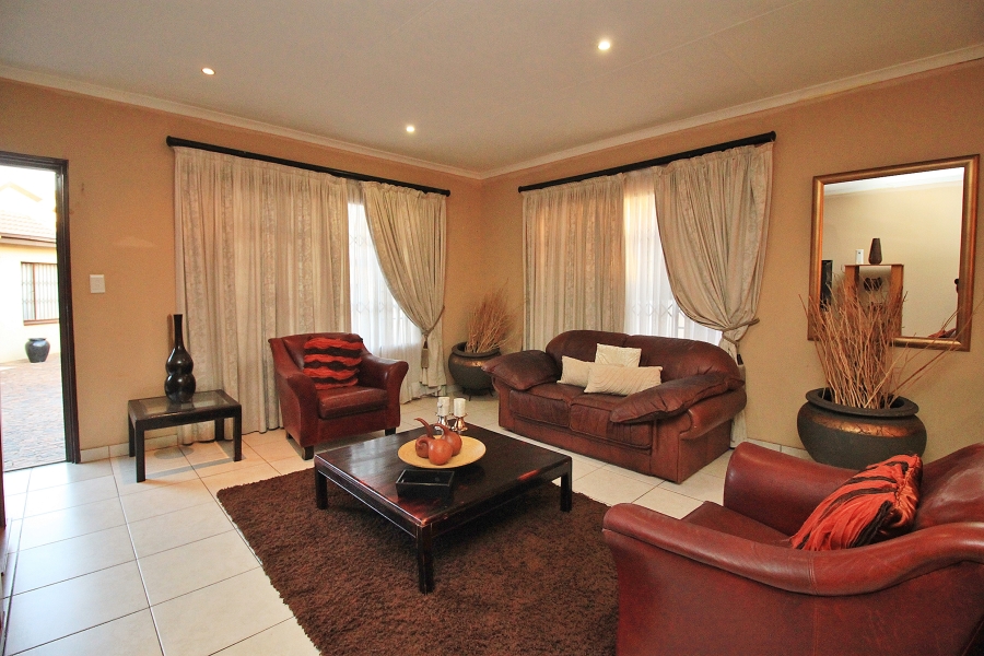 To Let 3 Bedroom Property for Rent in Marlands Gauteng