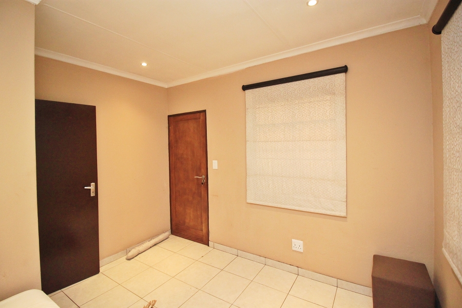 To Let 3 Bedroom Property for Rent in Marlands Gauteng