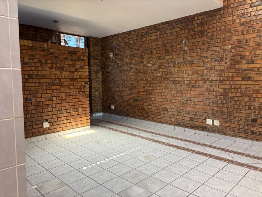 To Let 3 Bedroom Property for Rent in Rietondale Gauteng
