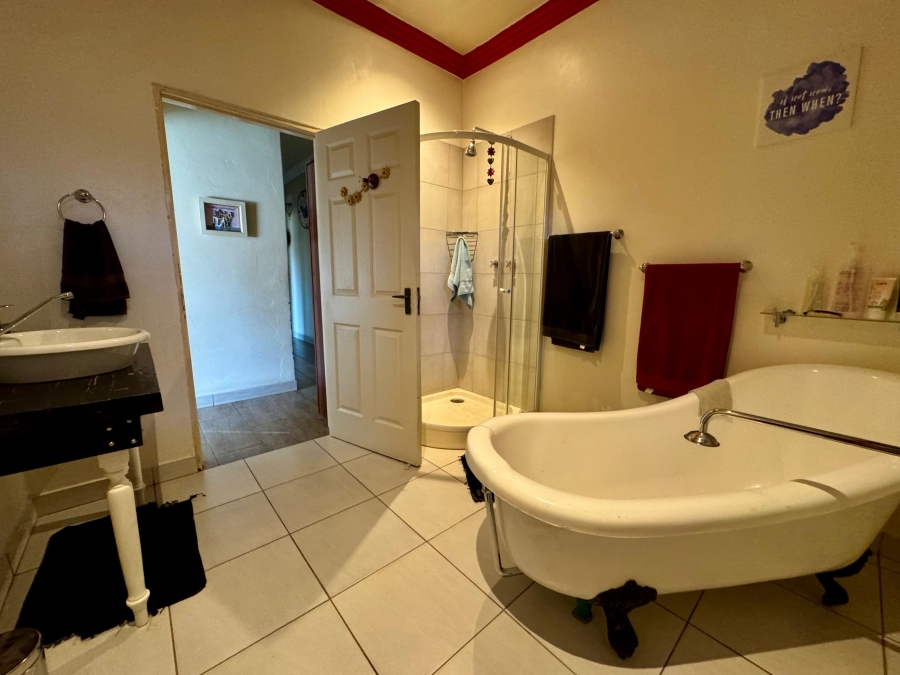 3 Bedroom Property for Sale in Rowhill Gauteng