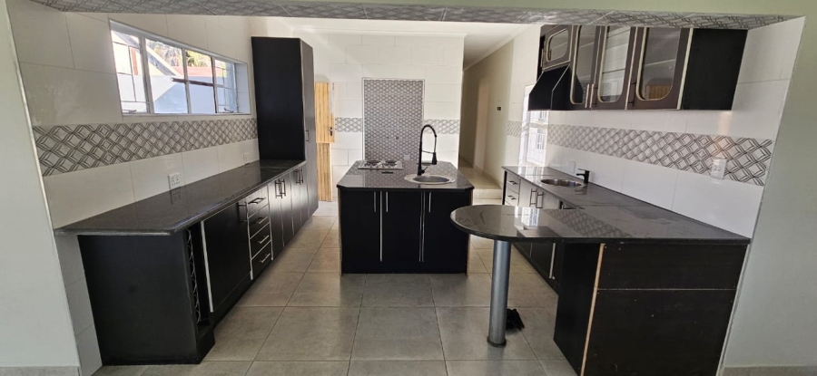 5 Bedroom Property for Sale in Wierda Park Gauteng