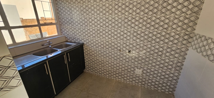 5 Bedroom Property for Sale in Wierda Park Gauteng