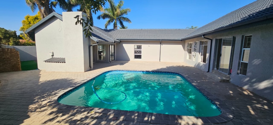 5 Bedroom Property for Sale in Wierda Park Gauteng