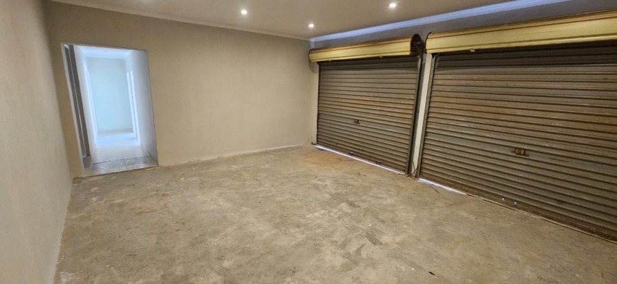 5 Bedroom Property for Sale in Wierda Park Gauteng