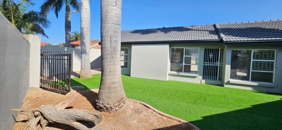 5 Bedroom Property for Sale in Wierda Park Gauteng