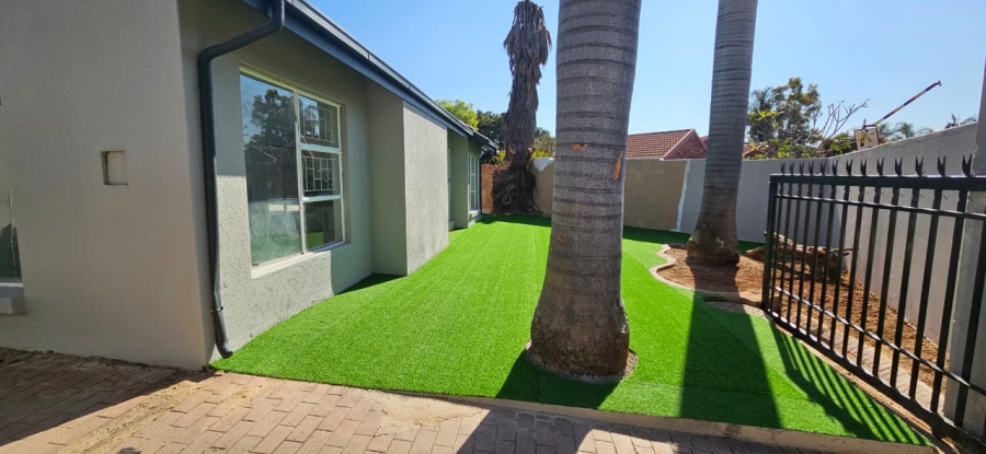 5 Bedroom Property for Sale in Wierda Park Gauteng