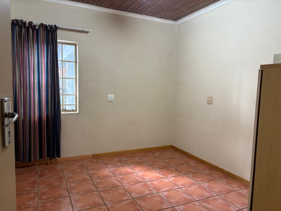 To Let 4 Bedroom Property for Rent in Kilner Park Gauteng