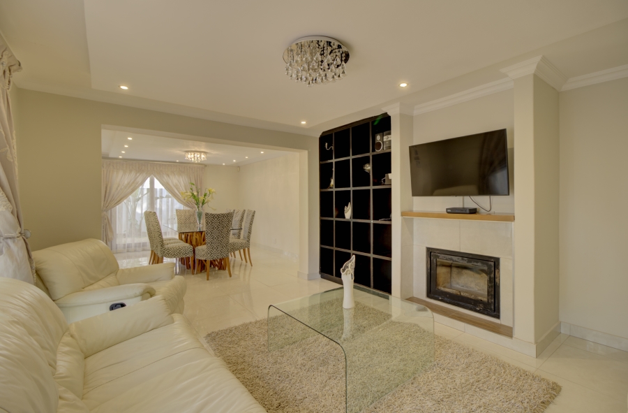 3 Bedroom Property for Sale in Sunninghill Gauteng