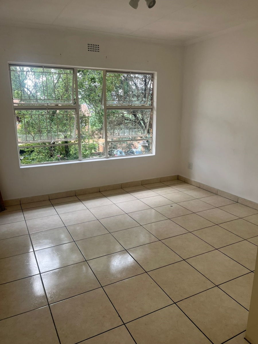To Let 2 Bedroom Property for Rent in Buccleuch Gauteng