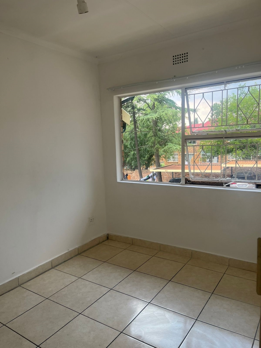 To Let 2 Bedroom Property for Rent in Buccleuch Gauteng