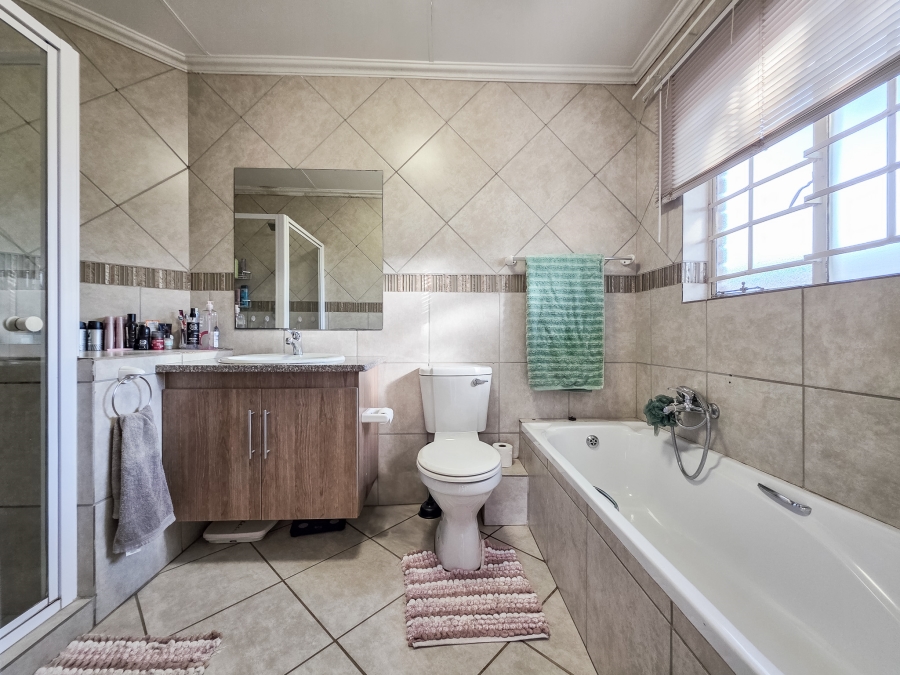 3 Bedroom Property for Sale in Sinoville Gauteng
