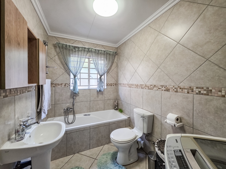 3 Bedroom Property for Sale in Sinoville Gauteng