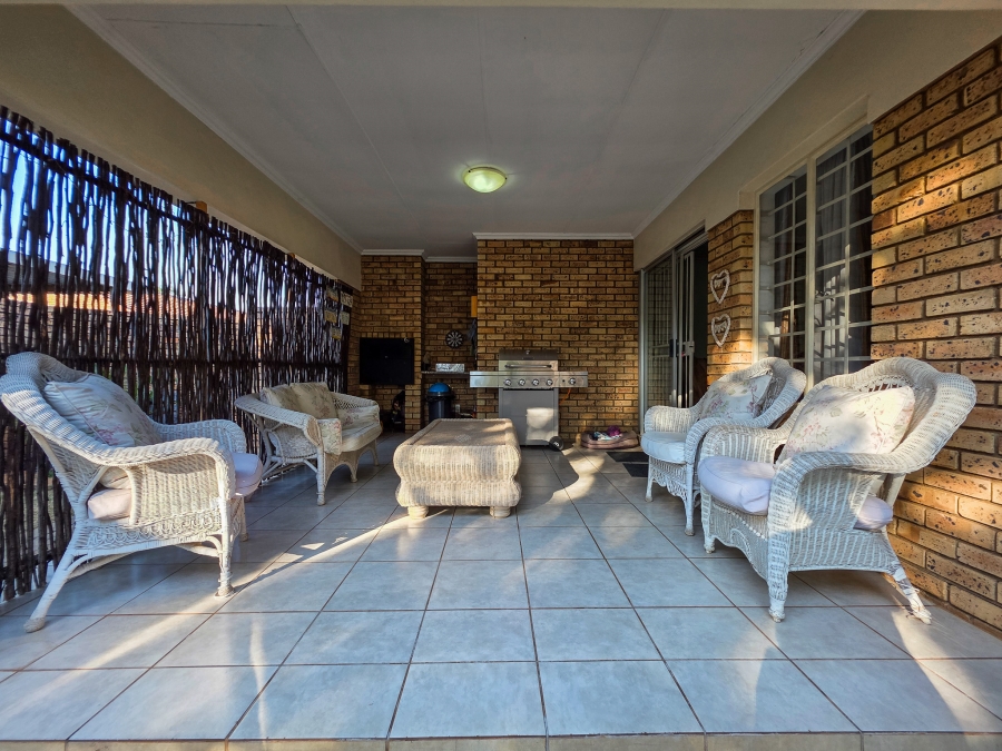 3 Bedroom Property for Sale in Sinoville Gauteng