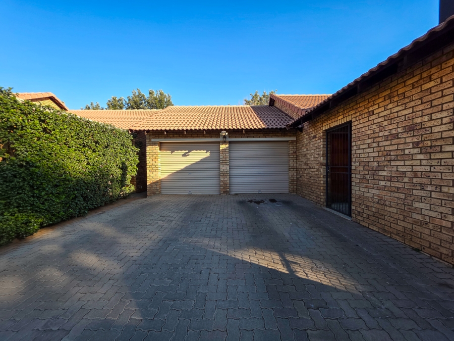 3 Bedroom Property for Sale in Sinoville Gauteng