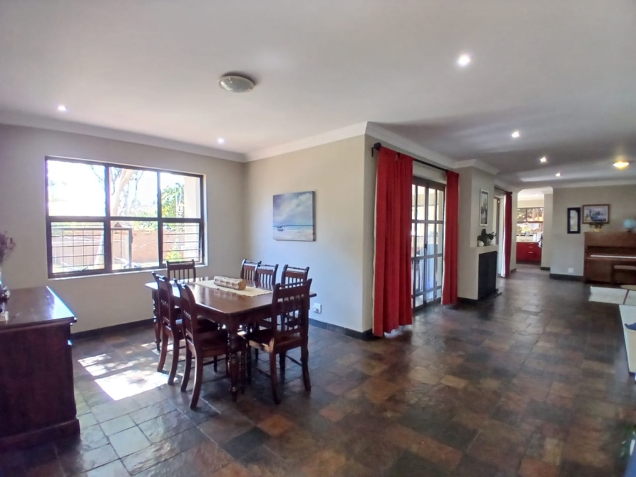 To Let 4 Bedroom Property for Rent in Waverley Gauteng