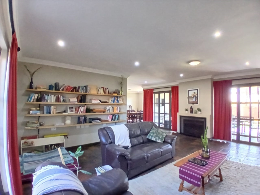 To Let 4 Bedroom Property for Rent in Waverley Gauteng