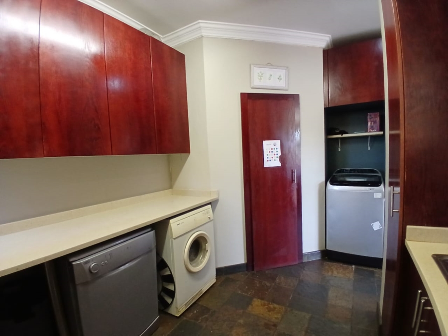 To Let 4 Bedroom Property for Rent in Waverley Gauteng