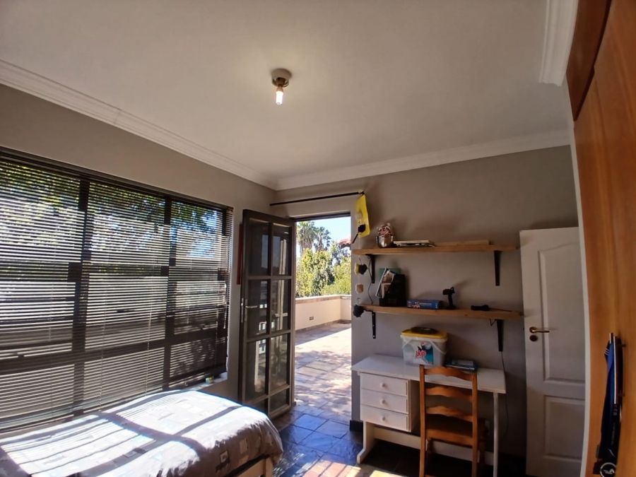 To Let 4 Bedroom Property for Rent in Waverley Gauteng
