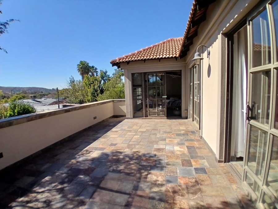 To Let 4 Bedroom Property for Rent in Waverley Gauteng