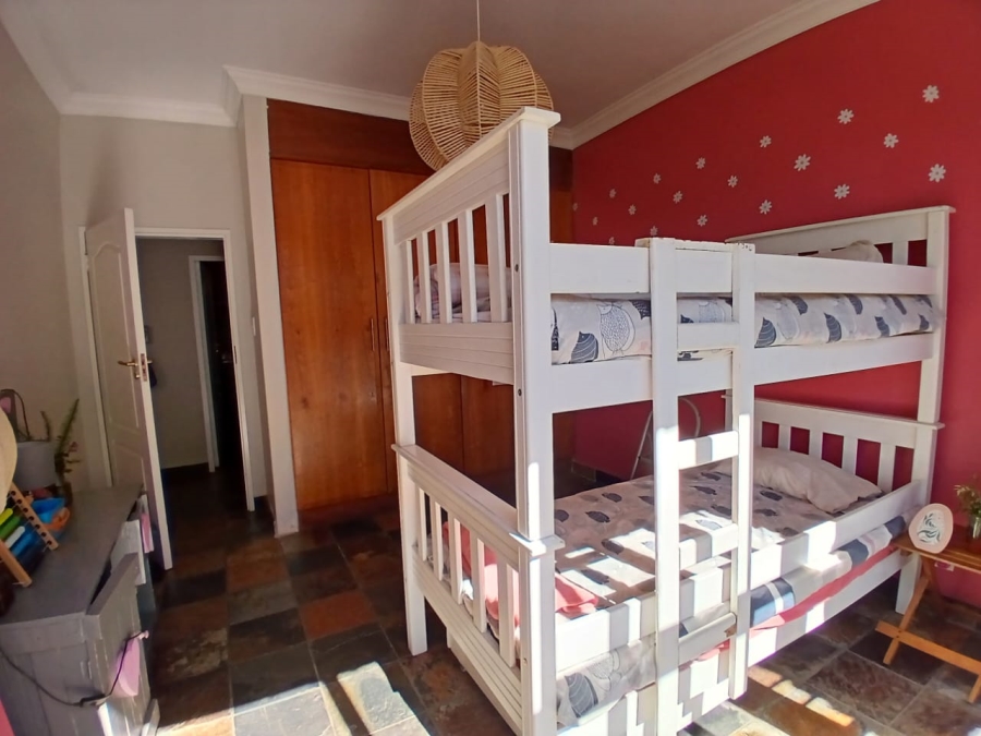 To Let 4 Bedroom Property for Rent in Waverley Gauteng