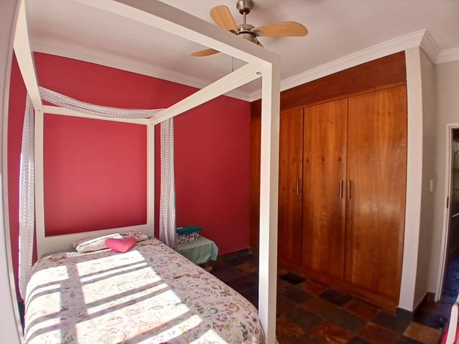 To Let 4 Bedroom Property for Rent in Waverley Gauteng