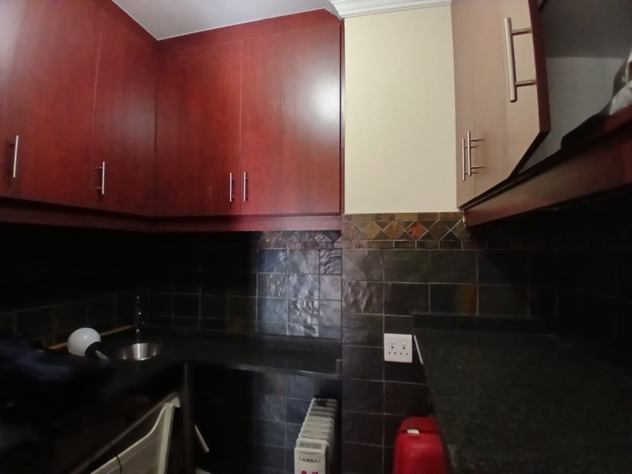 To Let 4 Bedroom Property for Rent in Waverley Gauteng
