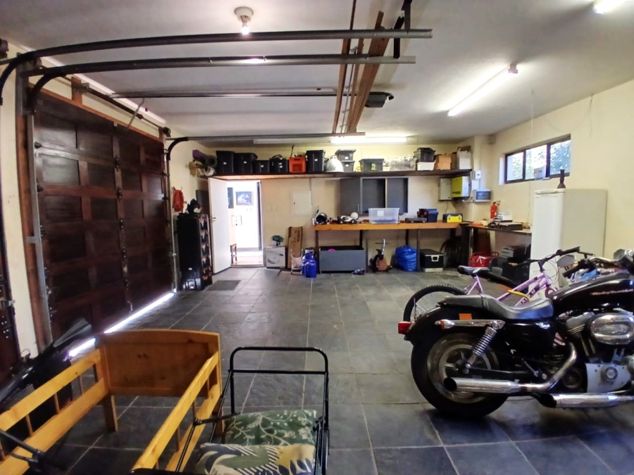 To Let 4 Bedroom Property for Rent in Waverley Gauteng