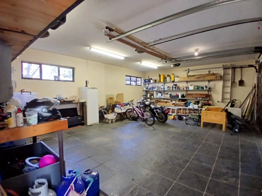 To Let 4 Bedroom Property for Rent in Waverley Gauteng