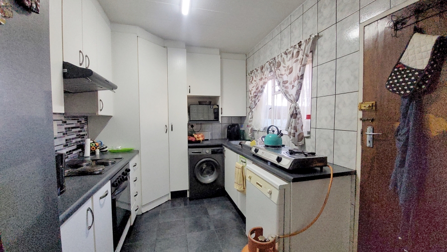 2 Bedroom Property for Sale in Marlands Gauteng