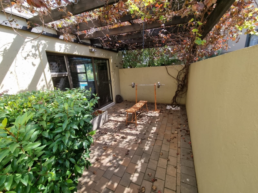 To Let 4 Bedroom Property for Rent in Aspen Hills Gauteng