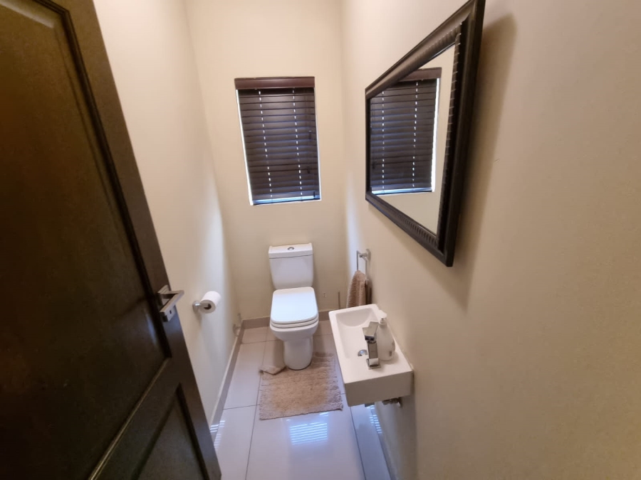 To Let 4 Bedroom Property for Rent in Aspen Hills Gauteng