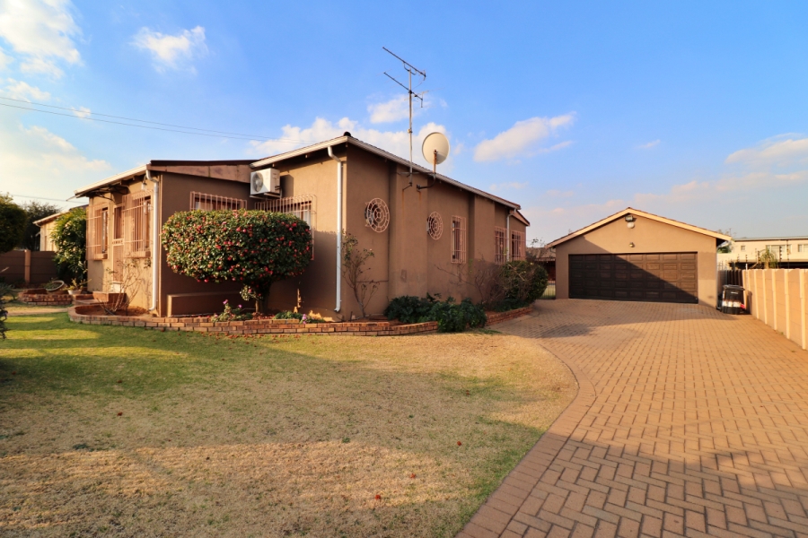 4 Bedroom Property for Sale in Primrose Gauteng