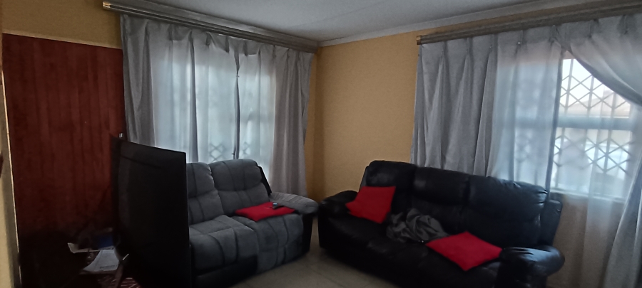 2 Bedroom Property for Sale in Windmill Park Gauteng