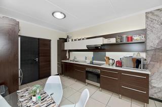 To Let 2 Bedroom Property for Rent in Greenstone Hill Gauteng