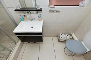 To Let 2 Bedroom Property for Rent in Greenstone Hill Gauteng