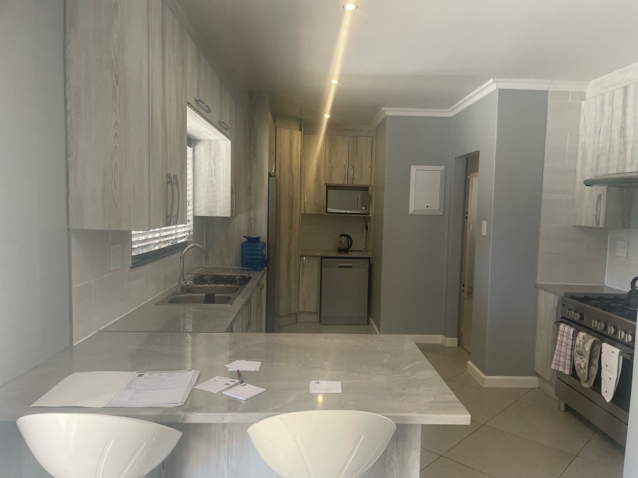 4 Bedroom Property for Sale in Witpoortjie Gauteng