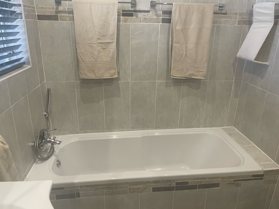 4 Bedroom Property for Sale in Witpoortjie Gauteng