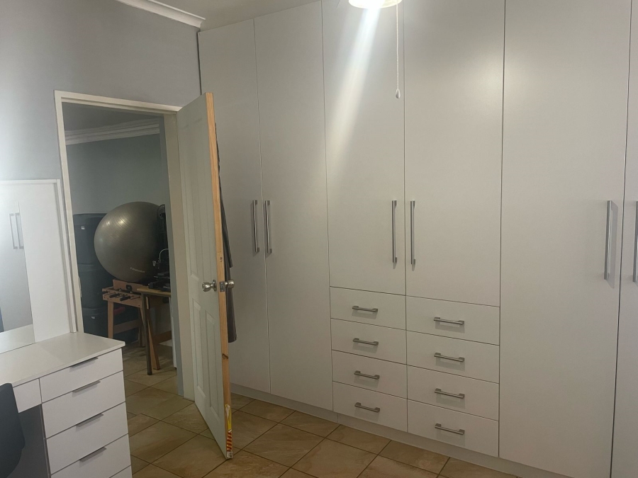 4 Bedroom Property for Sale in Witpoortjie Gauteng