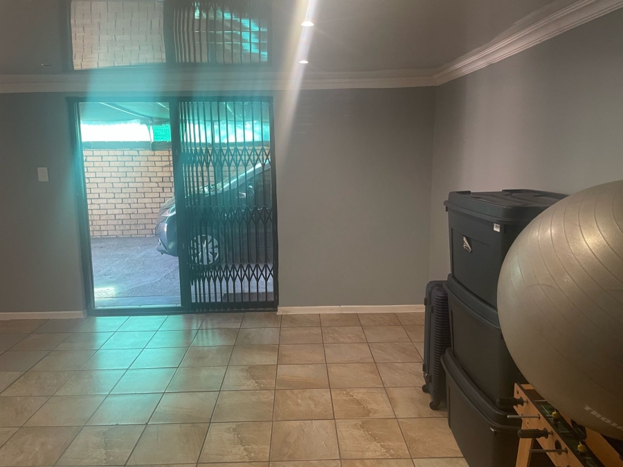 4 Bedroom Property for Sale in Witpoortjie Gauteng