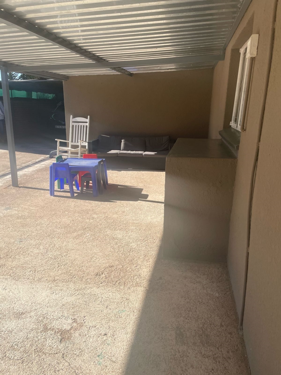 4 Bedroom Property for Sale in Witpoortjie Gauteng