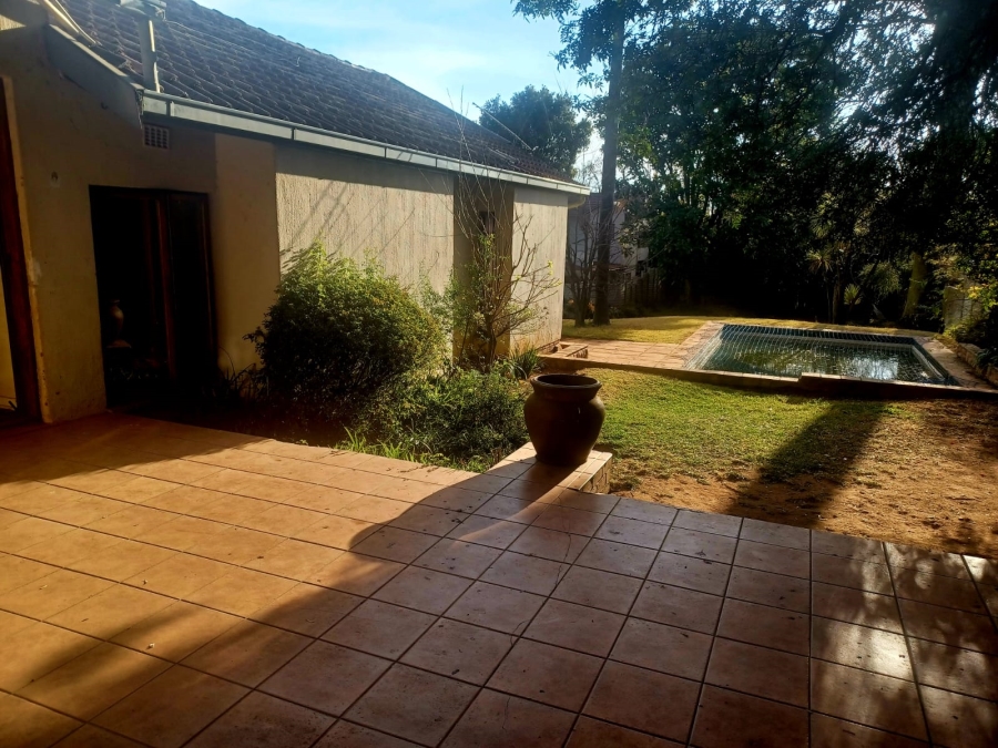 4 Bedroom Property for Sale in Linden Gauteng