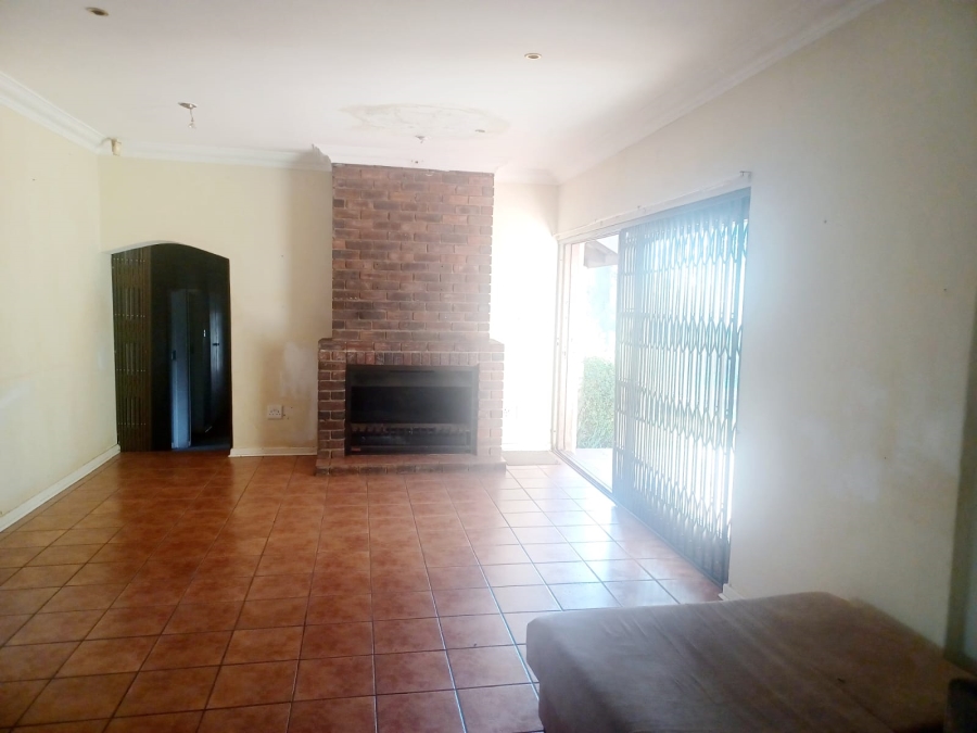 4 Bedroom Property for Sale in Linden Gauteng