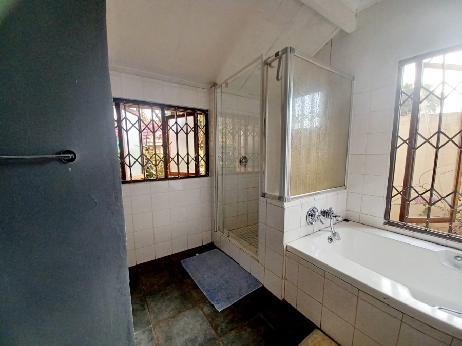 4 Bedroom Property for Sale in Linden Gauteng