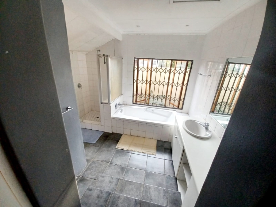 4 Bedroom Property for Sale in Linden Gauteng